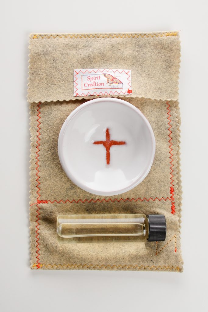The oil is available in Frankincense, Lavender, Cedarwood, or Unscented.